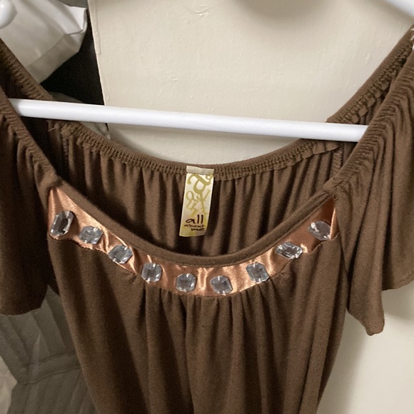 Top - Picture 2 of 3